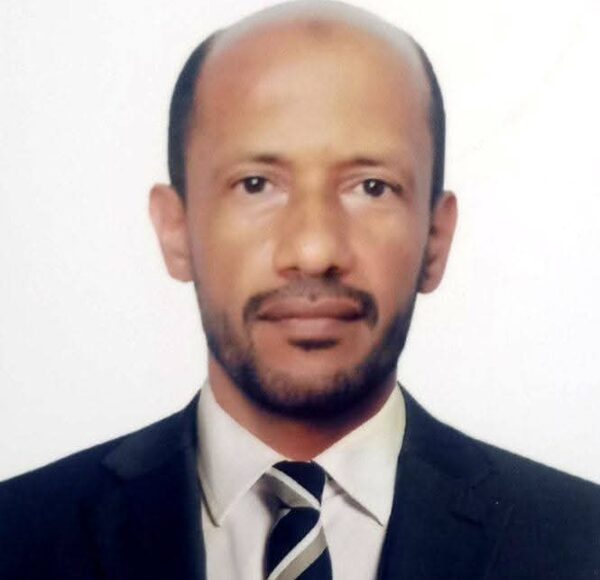 صحفي يعلن بيع كليتيه