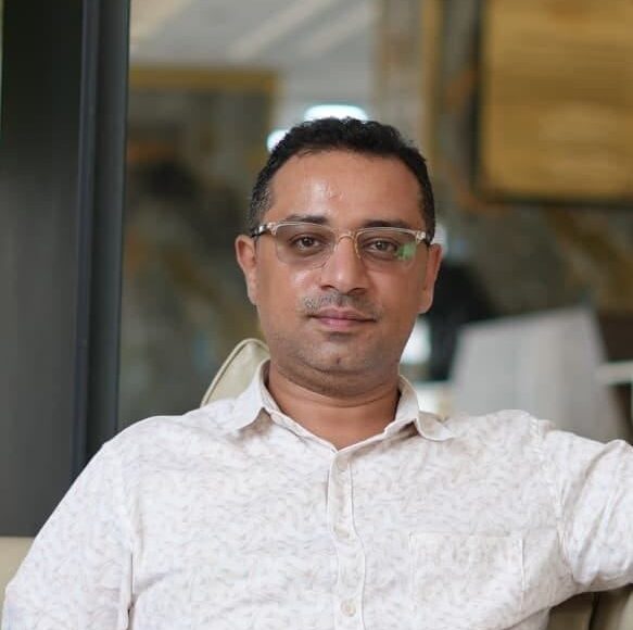 الإعلامي النزيلي